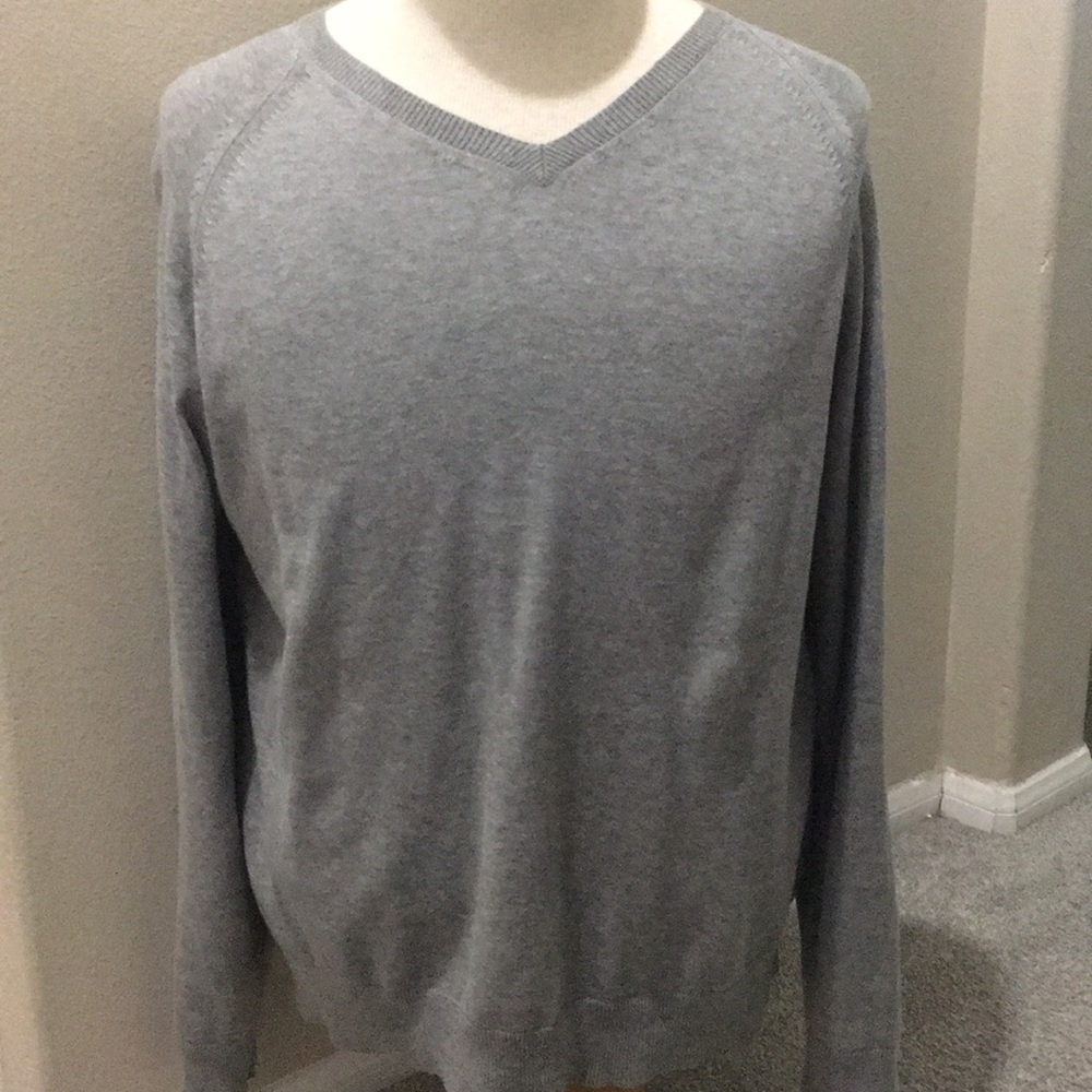 Banana Republic Men’s V-Neck Grey Sweater